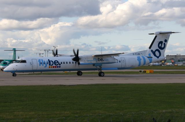 de Havilland Dash 8-400 (G-FLBA)