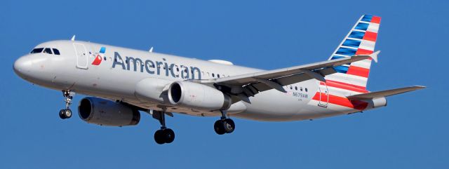 Airbus A320 (N679AW) - Phoenix Sky Harbor International Airport 10JAN20