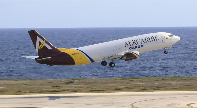 BOEING 737-400 (N652EE)