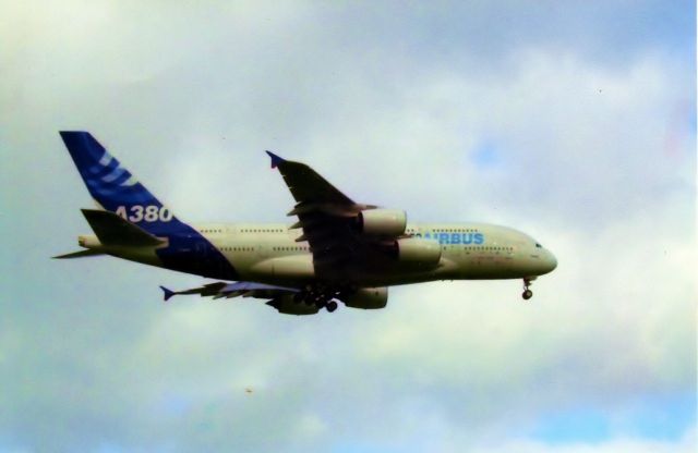 Airbus A380-800 (F-WWOW) - A-380 F-WWOW on the airport-days, Hamburg-Airport, 2007