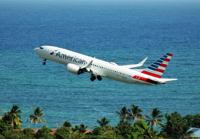 Boeing 737 MAX 8 (N326RP)