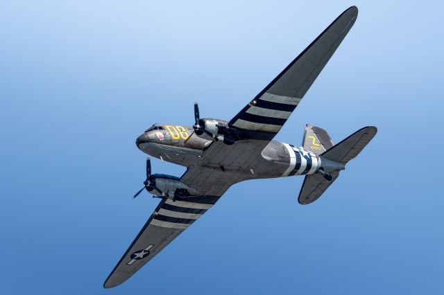 N15SJ — - Here's another pass of the C-47.br /br /Canon Rebel T5ibr /Canon EF 300mm F4 L IS USMbr /br /1/2000br /F6.3br /ISO 200