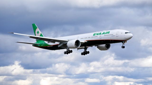 BOEING 777-300 (B-16735) - BOE791 on final to Rwy 16R to complete a B1 flight on 3.6.17. (ln 1478 / cn 61769).