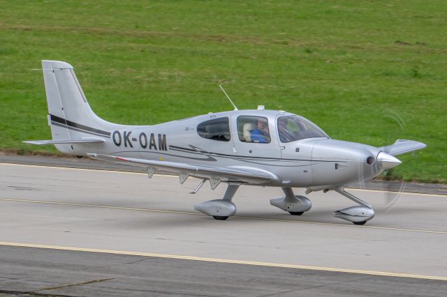 Cirrus SR-22 (OK-OAM)