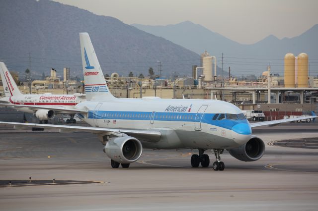 Airbus A319 (N744P)