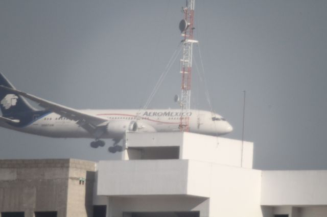 Boeing 787-8 (N967AM) - FINAL APPROACH 09 MMTJ