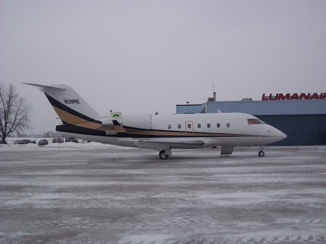 Canadair Challenger (N39RE)