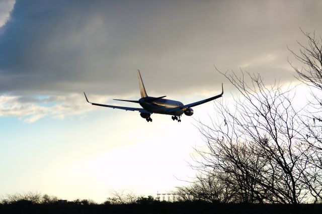 BOEING 767-300 (CC-CZU)