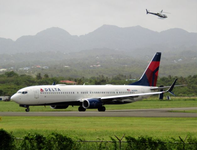 Boeing 737-900 (N838DN)