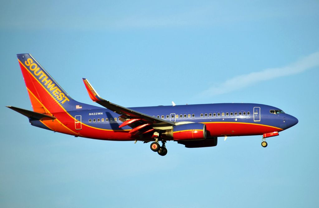 Boeing 737-700 (N422WN) - Late afternoon arrival