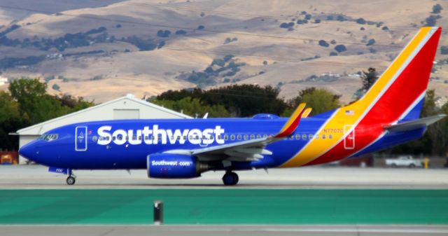 Boeing 737-700 (N7707C) - Departing from 30R for KDEN  10-18-2015