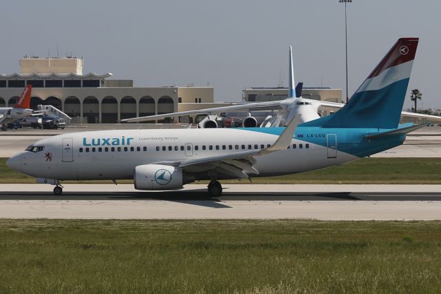 Boeing 737-700 (LX-LGQ)