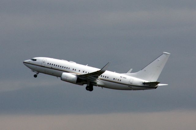 Boeing 737-700 (A6-DAS)