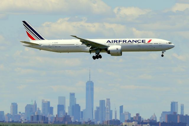 BOEING 777-300 (F-GZND) - 'AFR 14' arriving from br /Paris Charles de Gaulle Airport   (6/22)