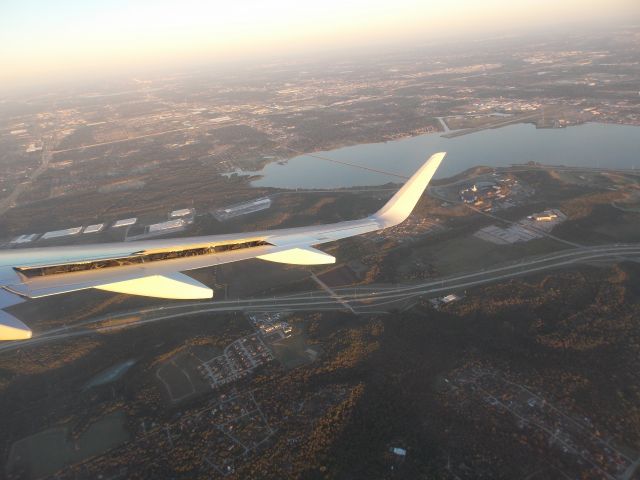 Airbus A319 (N8001N) - My first flight on an Airbus aircraft, and it just happened to be AA's first A319. CLE-DFW