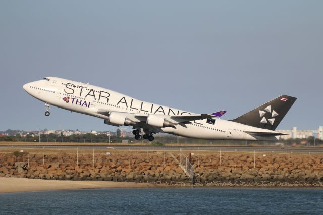 Boeing 747-400 (HS-TGW)