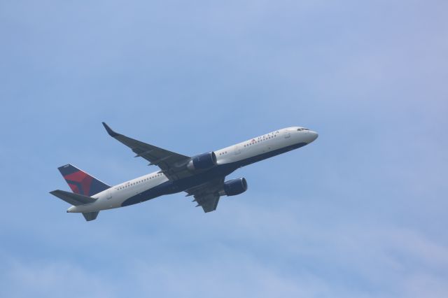 Boeing 757-200 (N538US)