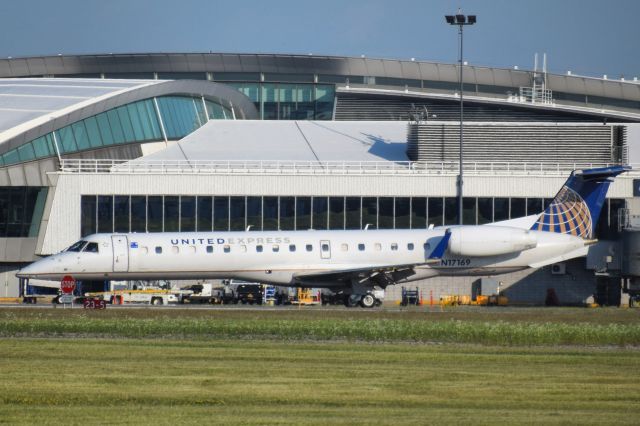 Embraer EMB-145XR (N17169) - United Express (opby Commutair) arriving into the Buffalo Niagara International Airport from Washington DC (IAD)