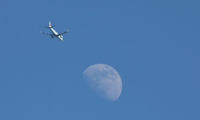 Embraer ERJ-190 (C-FHLH)