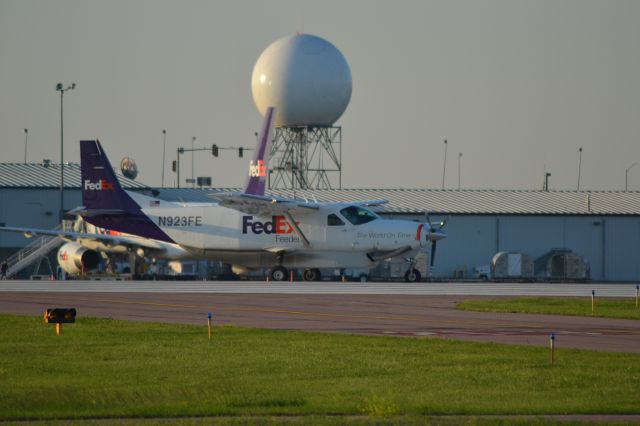 Cessna Caravan (N923FE) - 6-9-2012