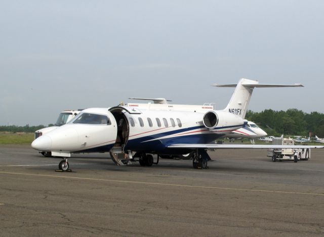 Learjet 40 (BJS611)