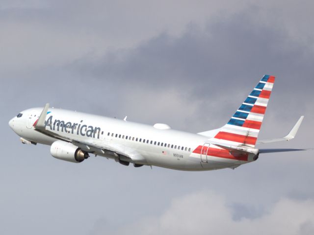 Boeing 737-800 (N931AN) - Departing MSP 12L on 2018-09-02