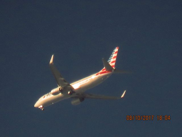 Boeing 737-800 (N878NN)