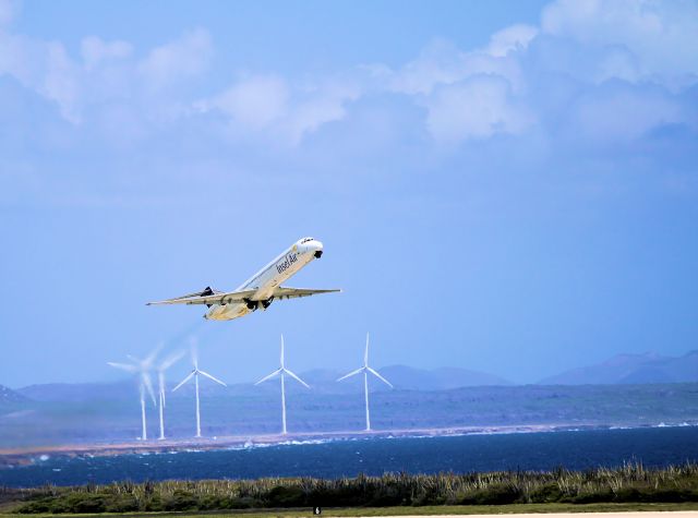 McDonnell Douglas MD-83 (PJ-MDB)