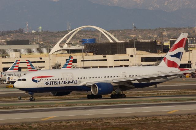 Boeing 777-200 (G-YMMS)