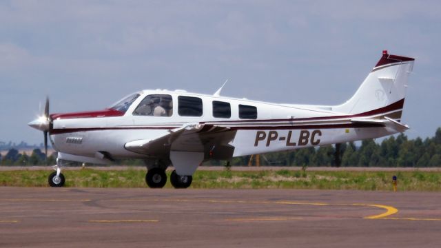 Beechcraft Bonanza (36) (PP-LBC)