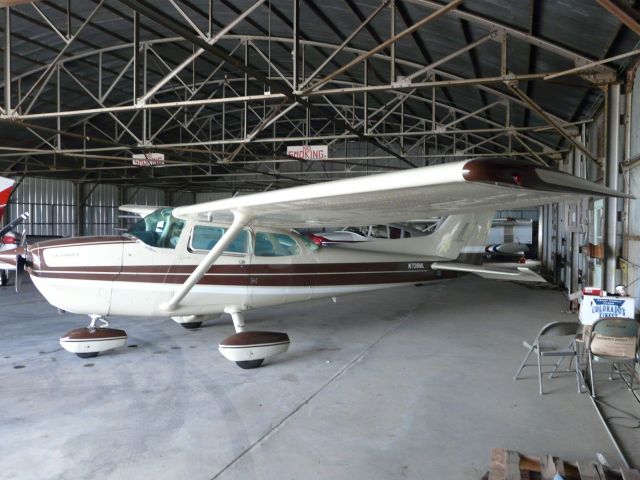 Cessna Skyhawk (N738WL)