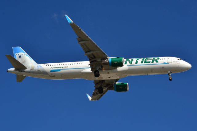 Airbus A321 (N711FR) - "Powder the Polar Bear" livery on final at KCLT - 10/8/18