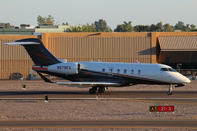 Bombardier Challenger 300 (N579FX)