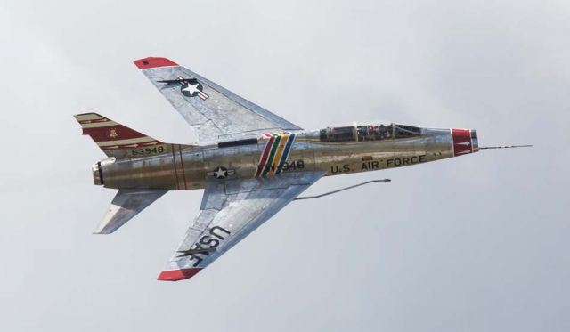 North American Super Sabre (N2011V) - F100F Super Sabre Tanken at 2017 Selfridge Air National Guard Open House