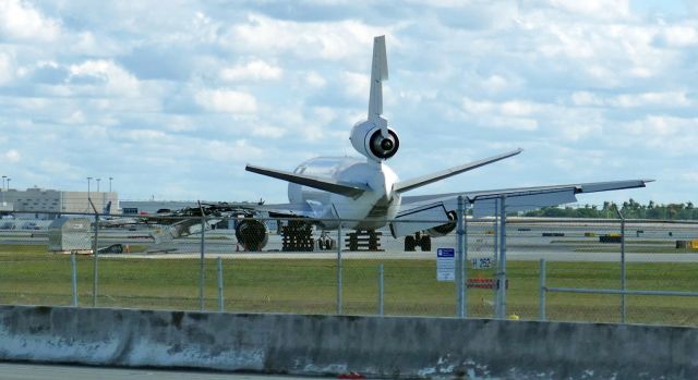 McDonnell Douglas DC-10 (N370FE) - N370FE, suffered a collapse of the left main landing gear while landing on runway 10L.