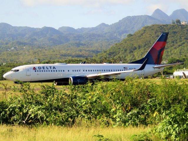 Boeing 737-800 (N3763D)