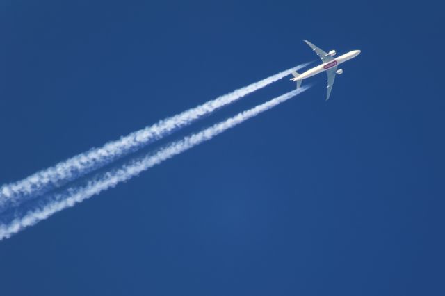 BOEING 777-300 (A6-EGE) - Contrail of Emirates from Frankfurt to Dubai