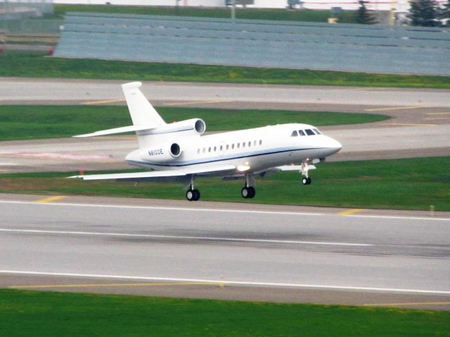 Dassault Falcon 900 (N8100E)