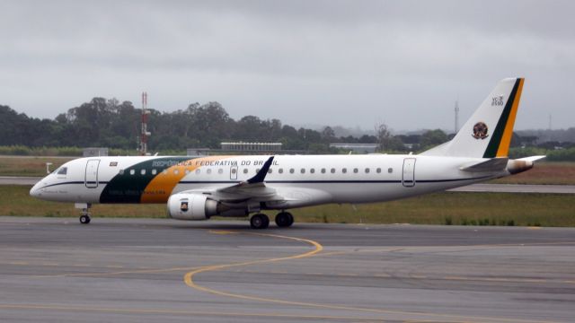 Embraer ERJ-190 (FAB2590)