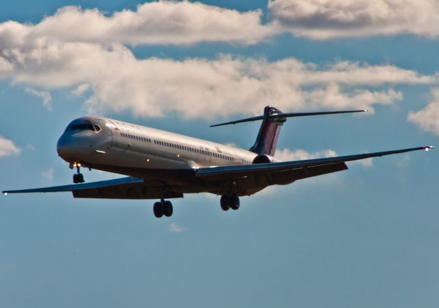 McDonnell Douglas MD-88 (N969DL)