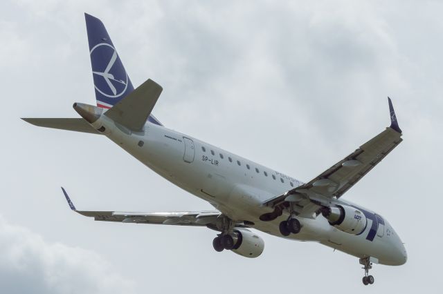 Embraer ERJ 175 (SP-LIR) - Spotting EPRZ