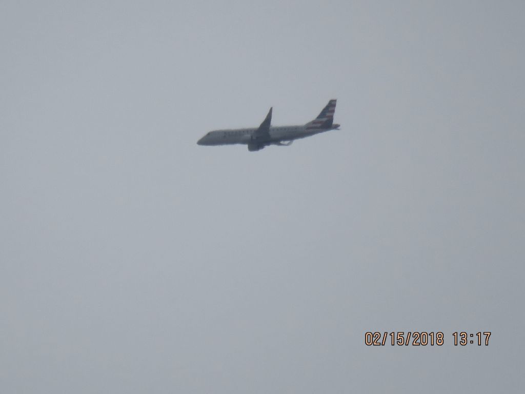 Embraer 175 (N236NN)
