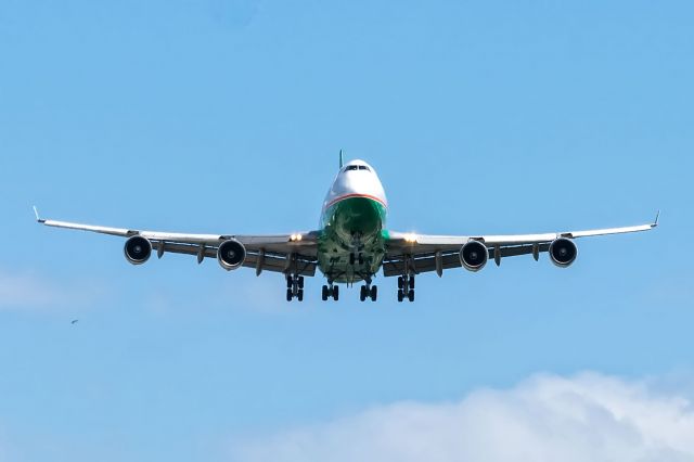 Boeing 747-400 (B-16401)