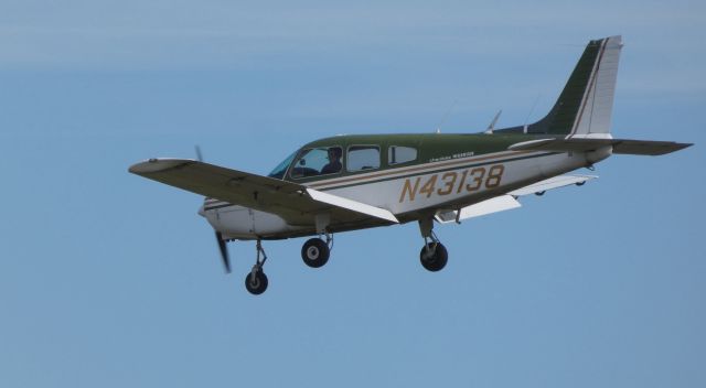 Piper Cherokee (N43138) - On final is this 1974 Piper Cherokee Warrior PA-28-151 in the Autumn of 2019.