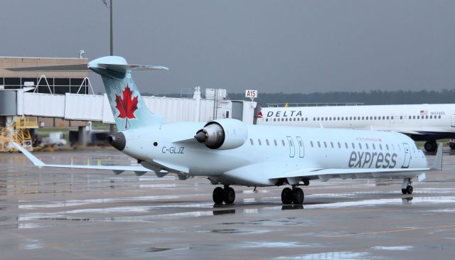 Canadair Regional Jet CRJ-700 (C-GLJZ) - Friday, April 20, 2012