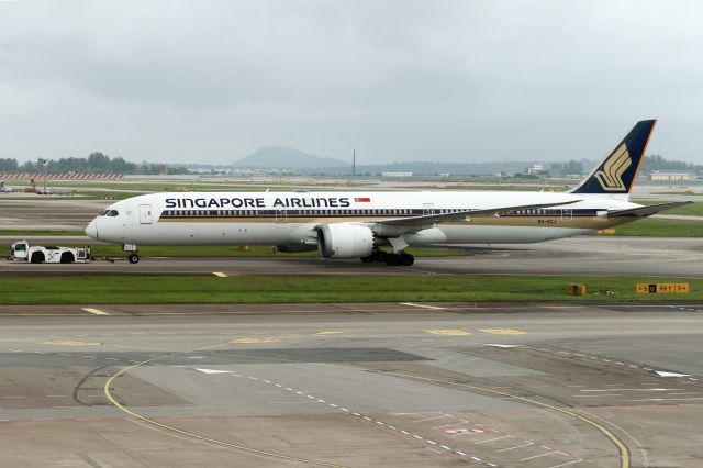 BOEING 787-10 Dreamliner (9V-SCJ)