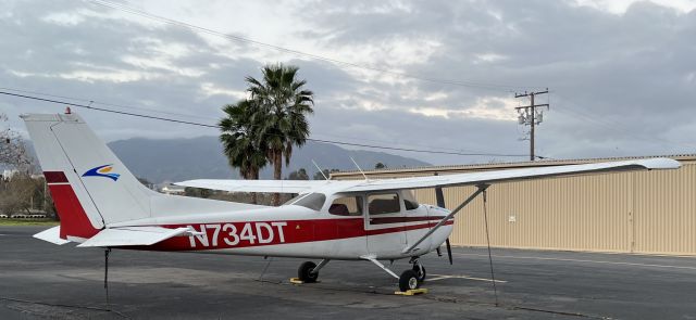 Cessna Skyhawk (N734DT)