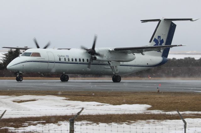 de Havilland Dash 8-300 (C-GURM)