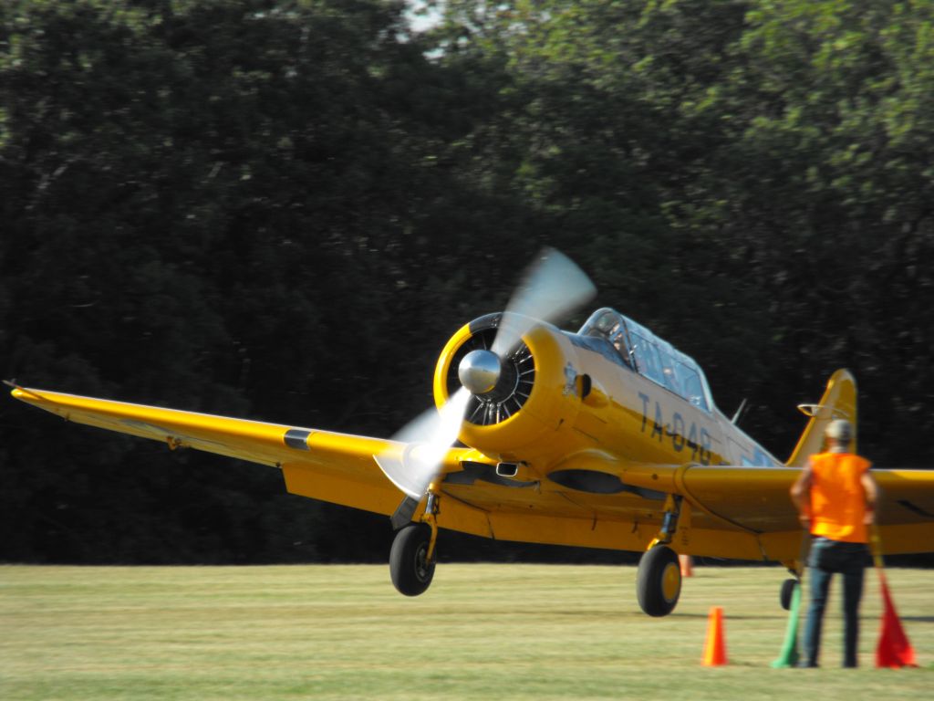 N42JM — - T-6G arrives for the fly-in!