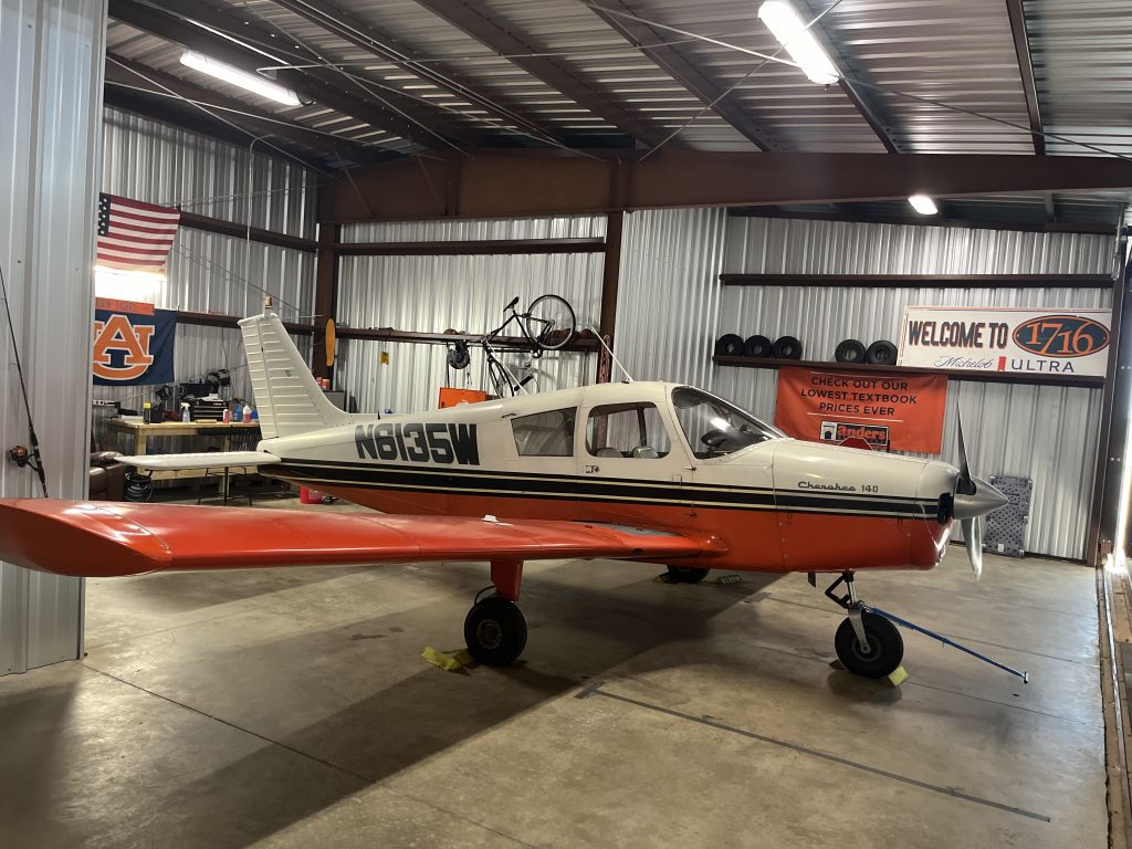 Piper Cherokee (N6135W)